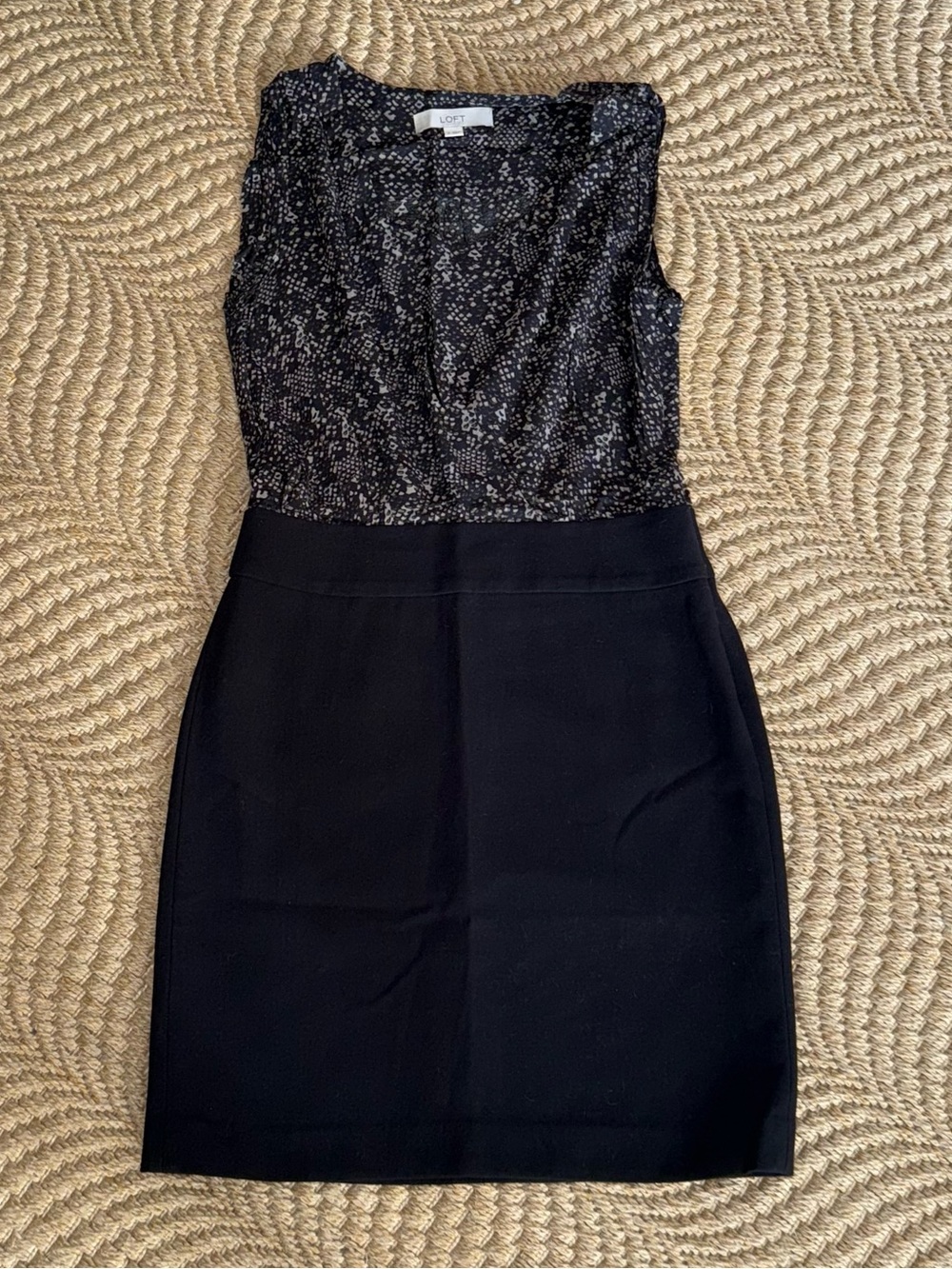 LOFT Black Sleeveless Sheath Dress Business Attire Size 2 Speckled Bodice